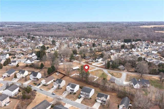 2069 Darwick Road, Winston-salem, NC 27127