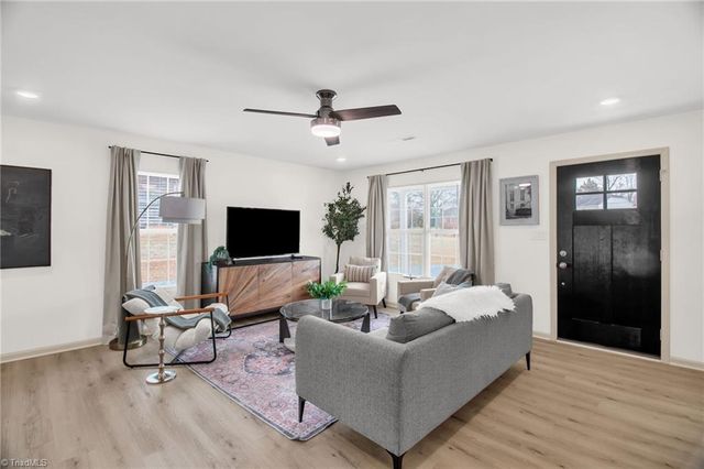 2069 Darwick Road, Winston-salem, NC 27127