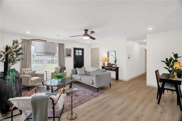 2069 Darwick Road, Winston-salem, NC 27127