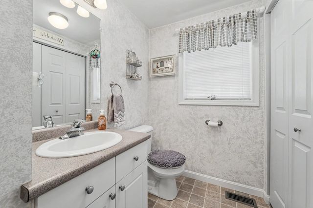 68 Barbara Lane, Hudson, NH 03051