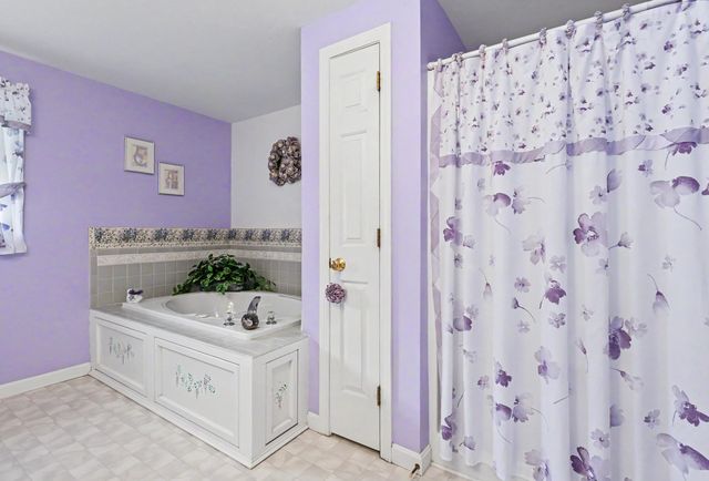 68 Barbara Lane, Hudson, NH 03051
