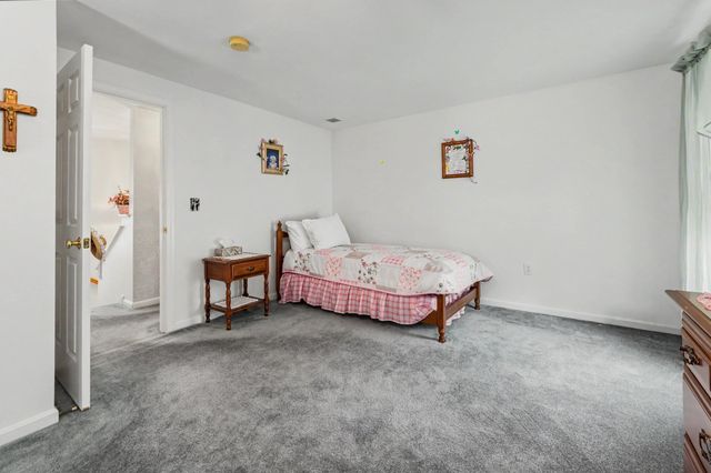68 Barbara Lane, Hudson, NH 03051