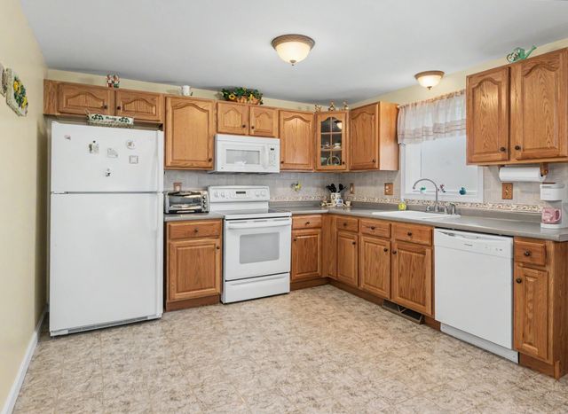 68 Barbara Lane, Hudson, NH 03051