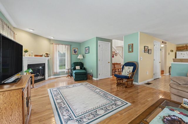 68 Barbara Lane, Hudson, NH 03051