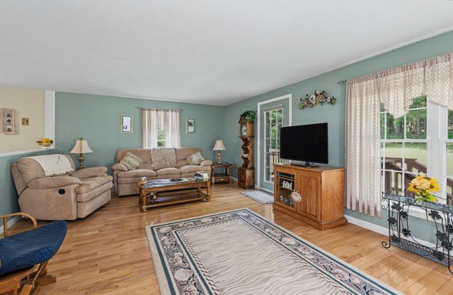 68 Barbara Lane, Hudson, NH 03051