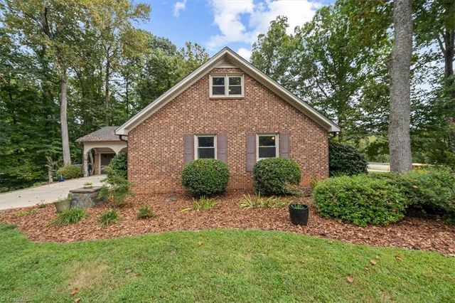 4907 Trailwood Drive, Greensboro, NC 27407