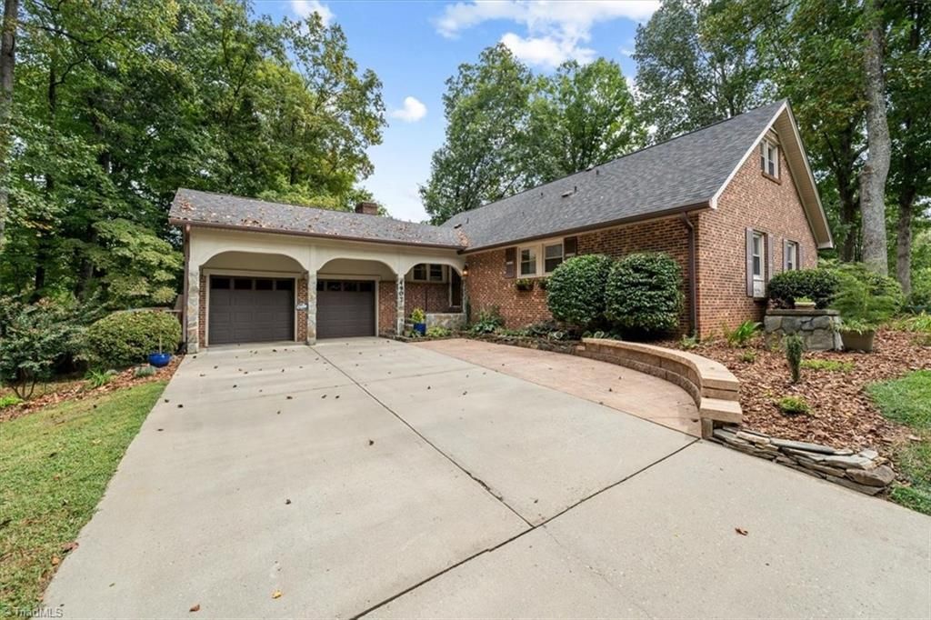 4907 Trailwood Drive, Greensboro, NC 27407