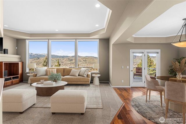 946 Briarwood Drive, East Wenatchee, WA 98802