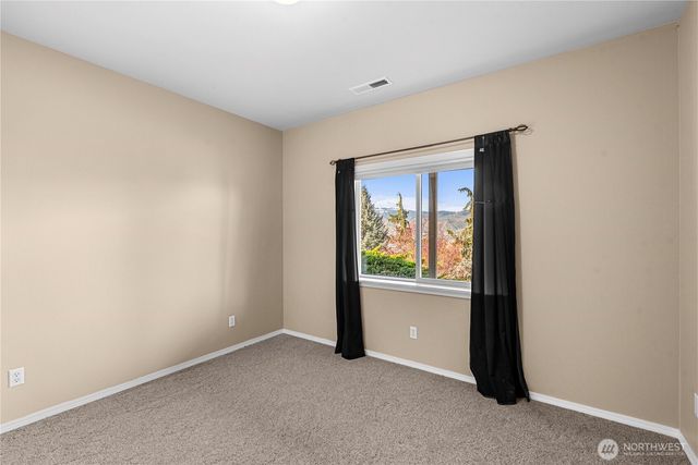 946 Briarwood Drive, East Wenatchee, WA 98802