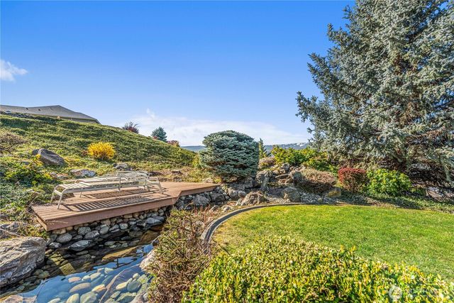 946 Briarwood Drive, East Wenatchee, WA 98802