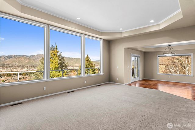 946 Briarwood Drive, East Wenatchee, WA 98802