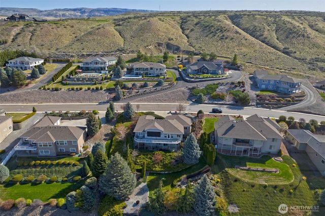 946 Briarwood Drive, East Wenatchee, WA 98802