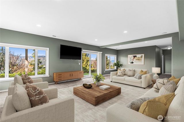 946 Briarwood Drive, East Wenatchee, WA 98802