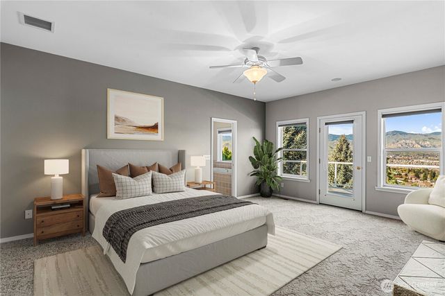 946 Briarwood Drive, East Wenatchee, WA 98802