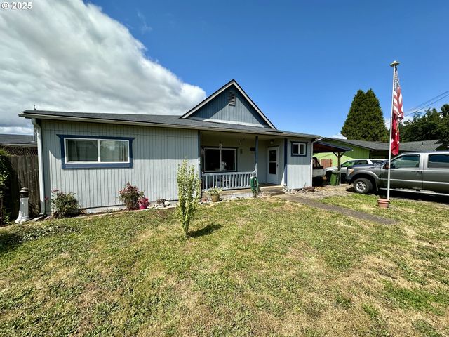 1032 TYLER Ave, Cottage Grove, OR 97424