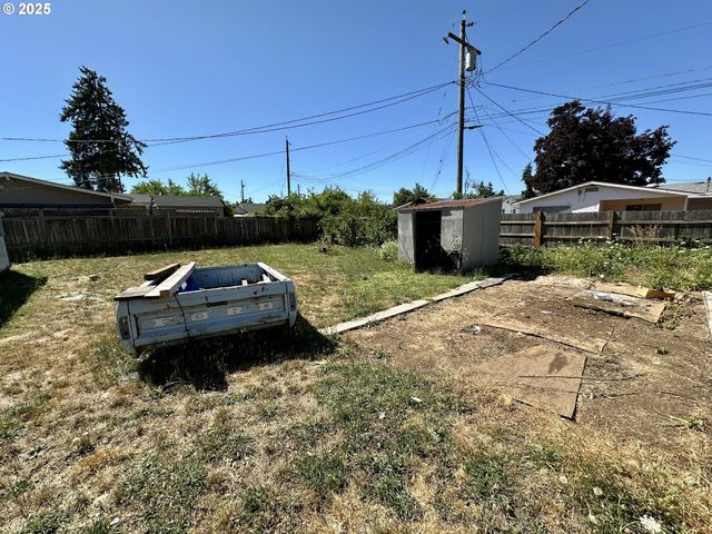 1032 TYLER Ave, Cottage Grove, OR 97424