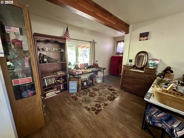 1032 TYLER Ave, Cottage Grove, OR 97424