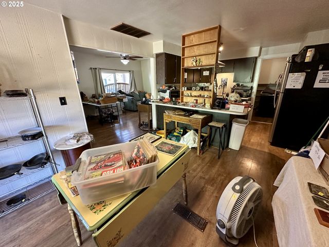 1032 TYLER Ave, Cottage Grove, OR 97424