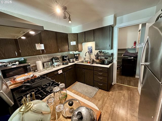 1032 TYLER Ave, Cottage Grove, OR 97424