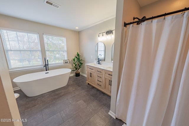 142 Saint Andrews Road, Moyock, NC 27958