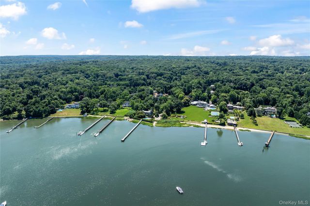 77 Cove Road, Oyster Bay, NY 11771