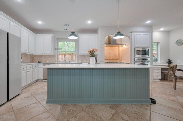 66 Marquise Oaks Place, The Woodlands, TX 77382