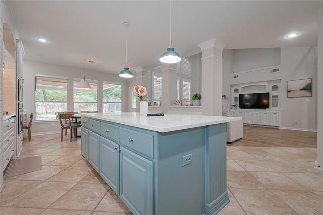66 Marquise Oaks Place, The Woodlands, TX 77382