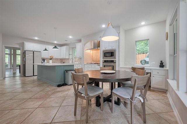 66 Marquise Oaks Place, The Woodlands, TX 77382