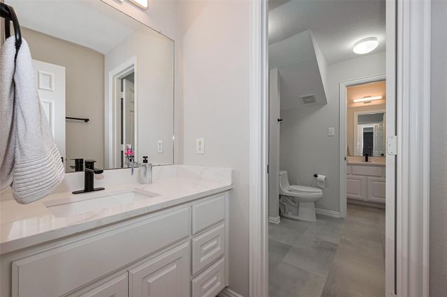66 Marquise Oaks Place, The Woodlands, TX 77382