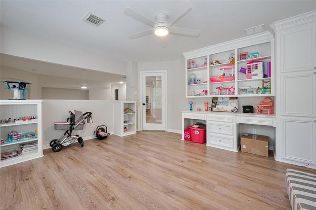 66 Marquise Oaks Place, The Woodlands, TX 77382