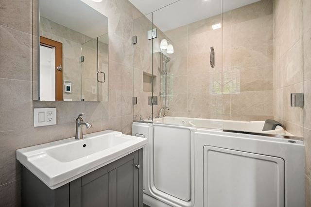 378 Columbus Ave 1, Boston, MA 02116