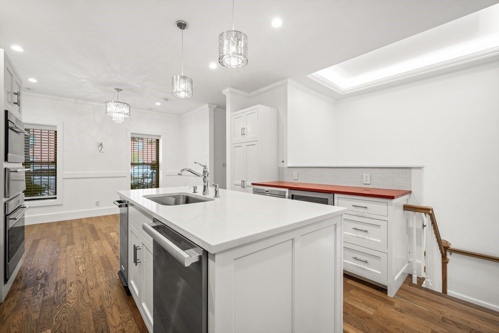 378 Columbus Ave 1, Boston, MA 02116