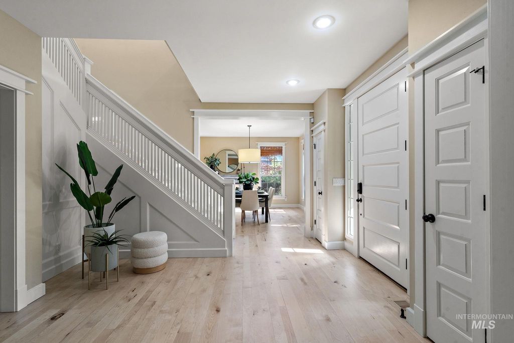 515 N Sierra View Dr, Eagle, ID 83616 photo 4