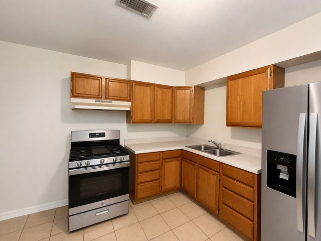 616 Stonewall Drive, Euless, TX 76039