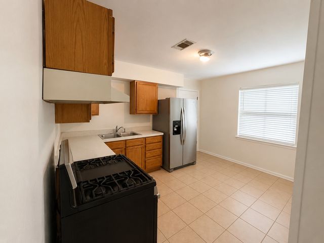 616 Stonewall Drive, Euless, TX 76039