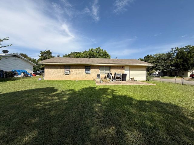 616 Stonewall Drive, Euless, TX 76039