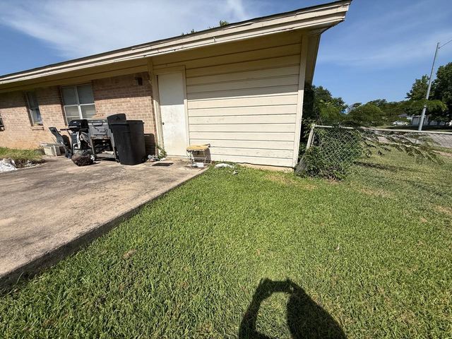616 Stonewall Drive, Euless, TX 76039