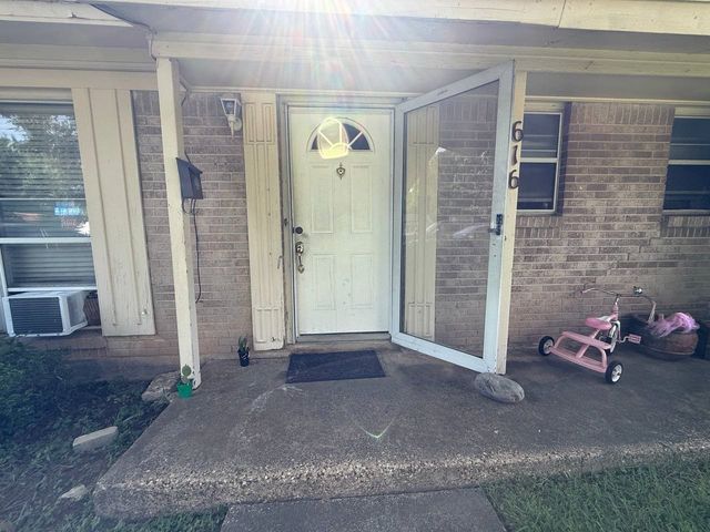 616 Stonewall Drive, Euless, TX 76039