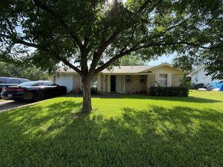 616 Stonewall Drive, Euless, TX 76039