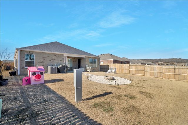 3305 Snowbird Street, Springdale, AR 72764