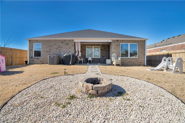 3305 Snowbird Street, Springdale, AR 72764