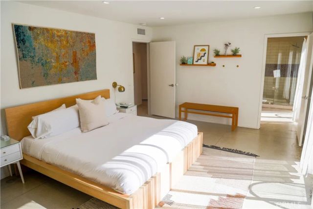 1133 E Via Escuela, Palm Springs, CA 92262