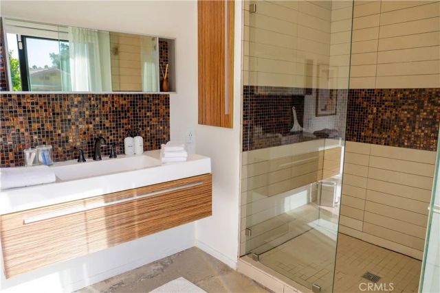 1133 E Via Escuela, Palm Springs, CA 92262