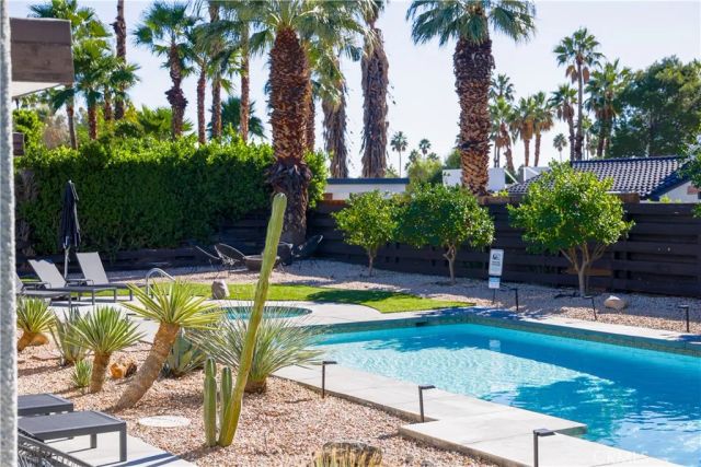 1133 E Via Escuela, Palm Springs, CA 92262