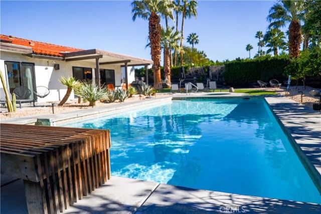 1133 E Via Escuela, Palm Springs, CA 92262