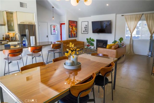 1133 E Via Escuela, Palm Springs, CA 92262