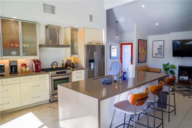 1133 E Via Escuela, Palm Springs, CA 92262