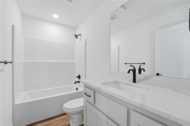 1821 Woodward Circle, Raymore, MO 64083