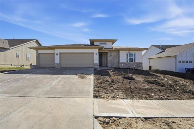 1821 Woodward Circle, Raymore, MO 64083
