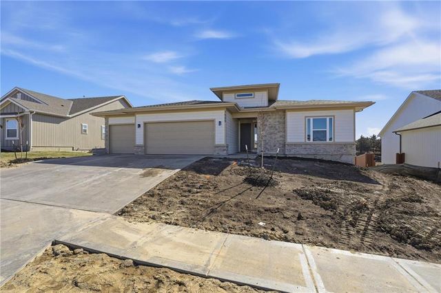 1821 Woodward Circle, Raymore, MO 64083